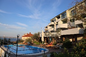 Apartmány s bazénem