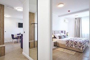 2 Bedroom Apartment (Balcony)