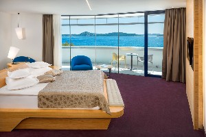 Deluxe Room (SeaView, Balcony)