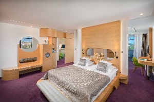 Deluxe Suite (Balcony)