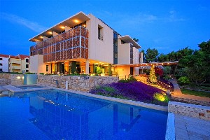 Resort s bazénem