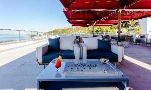 Pool Bar