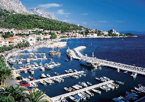 Podgora - pohled od přístavu