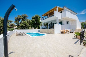 Vila s bazénem