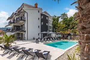 Apartmány s bazénem