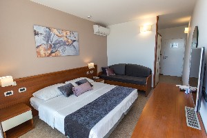 Double Room (SeaSide, Balcony)