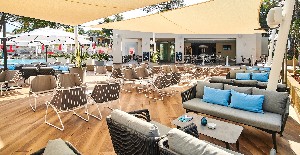 Pool Lounge