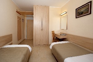 Economy room