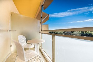 Triple Premium Room (SeaSide, Balcony)