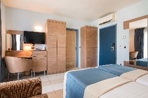 Residence Classic room balcony park-side connected