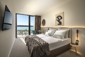 Luxury double room with sea view balcony