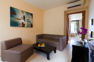 Family Jr. Suite