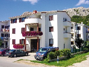 Apartmám CAPIČ Baška - Ostrov Krk - společný zahradní gril.