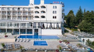 Hotel s bazénem