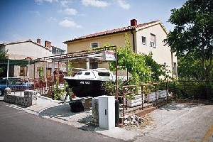 Studio - útulně zařízený dům u oblázkové pláže - Krk
