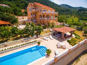 Apartmány s bazénem