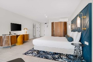 Oceanfront-1 King Bed Deluxe