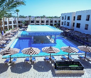 Piscină