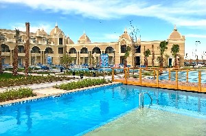Stațiune cu piscine