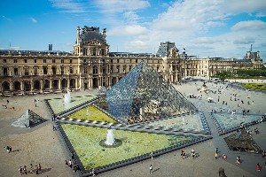 Pariz_Louvre_Radynacestu_Pavel_Spurek.jpg