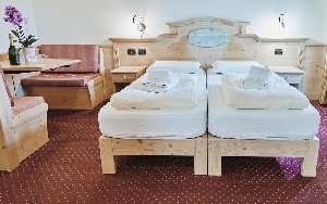 Hotel 2000 EIRA wakacje