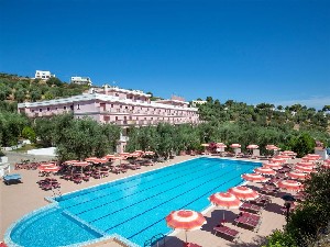 Hotel s bazénem