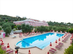 Hotel s bazénem