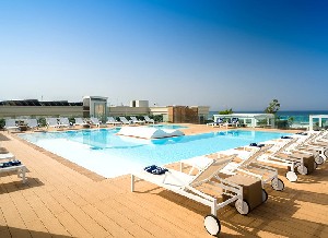 Hotel s bazénem