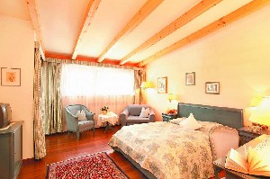 Hotel TSCHURTSCHENTHALER wakacje