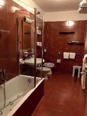 Hotel MAJONI wakacje