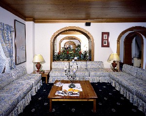 Hotel MAJONI wakacje