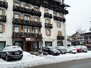 Hotel MAJONI wakacje