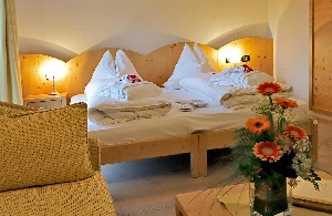 Hotel DOLOMITEN wakacje