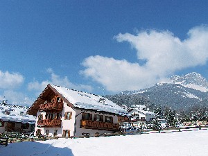 Hotel APARTAMENTY MAJON LADINA wakacje