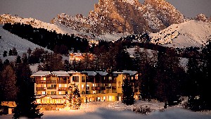 Hotel STEGER-DELLAI wakacje