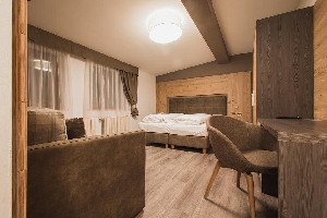 Hotel CORNO BIANCO wakacje