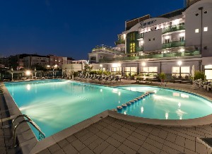 Hotel s bazénem
