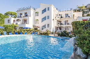 Hotel s bazénem
