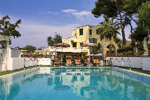 Hotel s bazénem