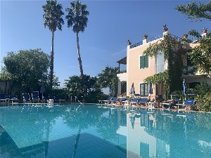 Hotel s bazénem