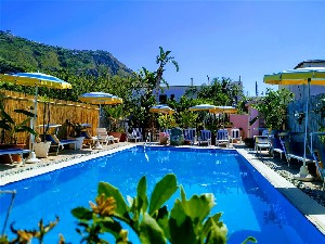 Hotel s bazénem