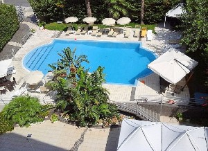 Hotel s bazénem