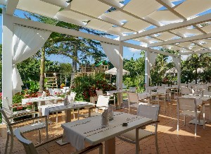 Restaurant/bars