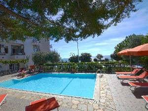 Hotel s bazénem
