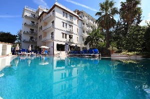 Hotel s bazénem