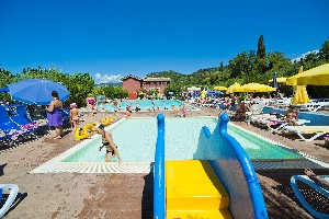Camping s bazénem
