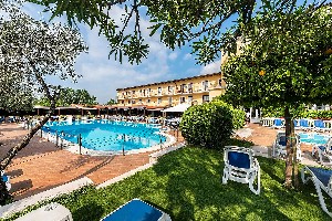 Hotel s bazénem