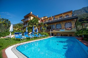 Hotel s bazénem