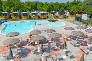 Resort s bazénem