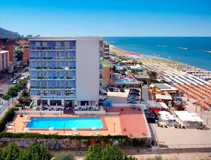 Hotel s bazénem